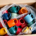 Jak bezpiecznie i skutecznie pakować kubki do przeprowadzki, by uniknąć uszkodzeń i chaosu